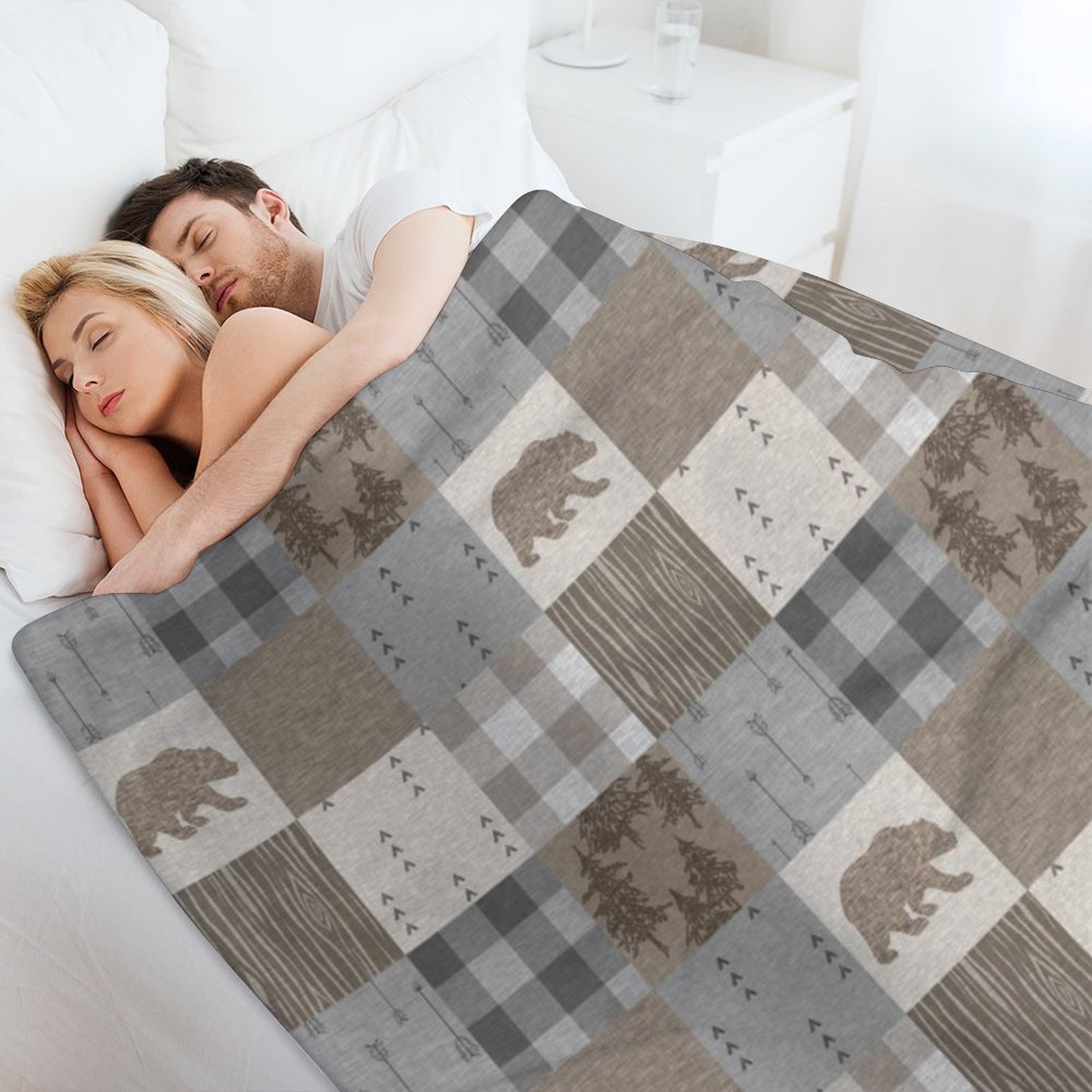 بطانية رمي بنمط الترقيع على شك - مراجعة Neutral Throw Blanket وسعره